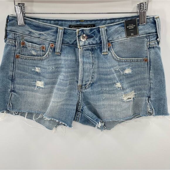 Abercrombie & Fitch Pants - NWT Abercrombie & Fitch The Boyfriend Short Denim Shorts Size 24